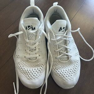 APL Techloom Pro (Lululemon) women’s 7